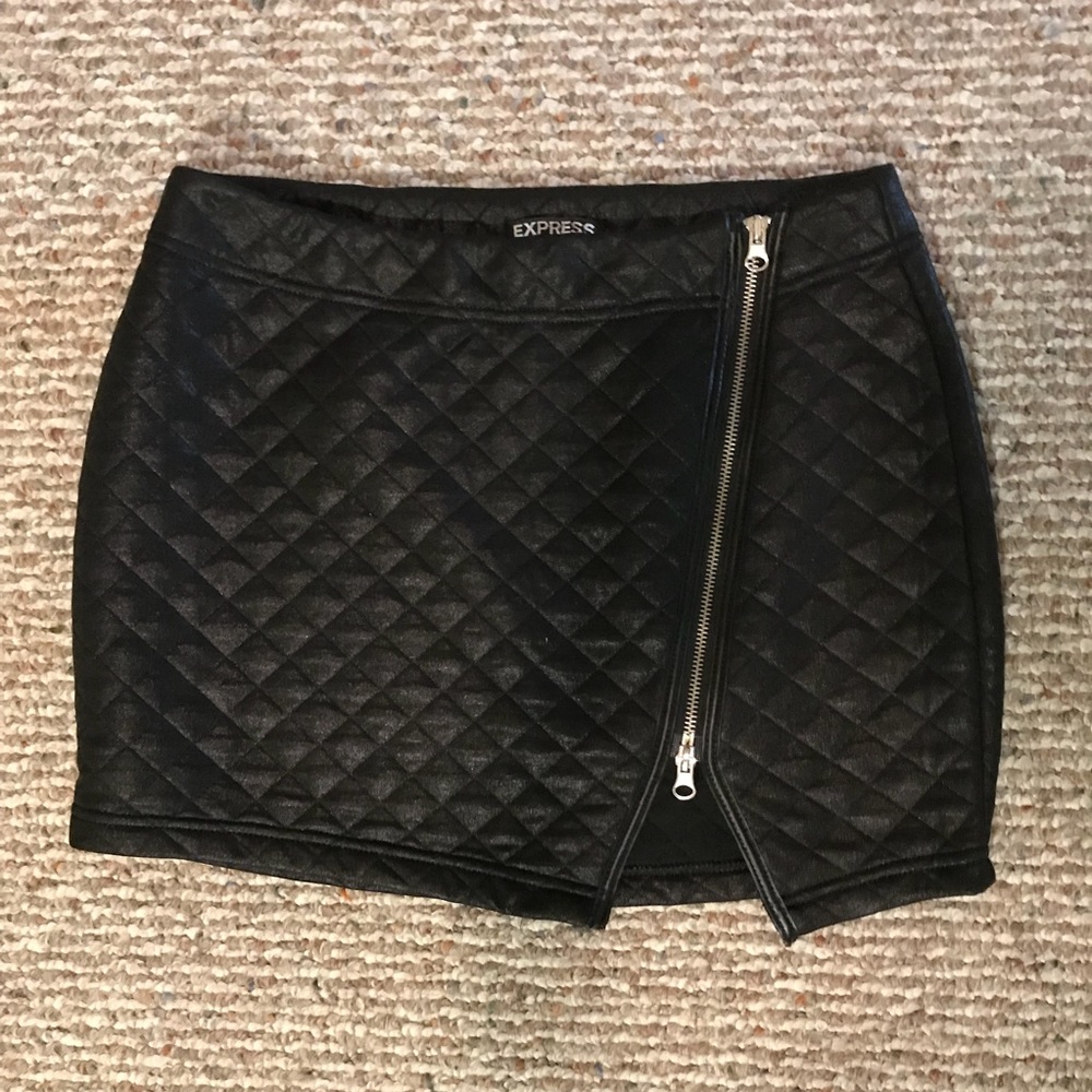 Express Quilted Mini Skirt